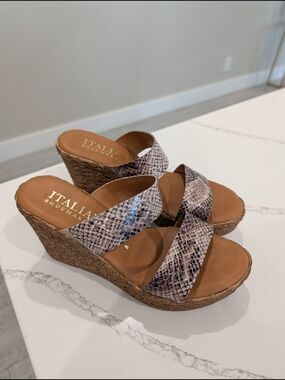 Italian Shoemakers Wedge Sandals Sz 8 Snake Print Cork Platform Comfort Casual